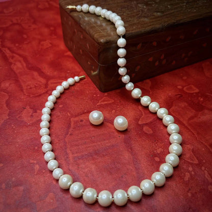 Safeed Moti Mala with Pearls and Elegant Stud Earrings