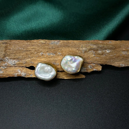 Sash Small Freshwater Baroque Pearl Stud