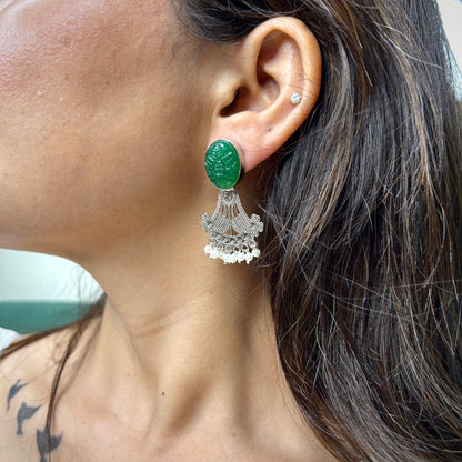 Avaan Emerald Green and Silver Earrings with Basra Pearls